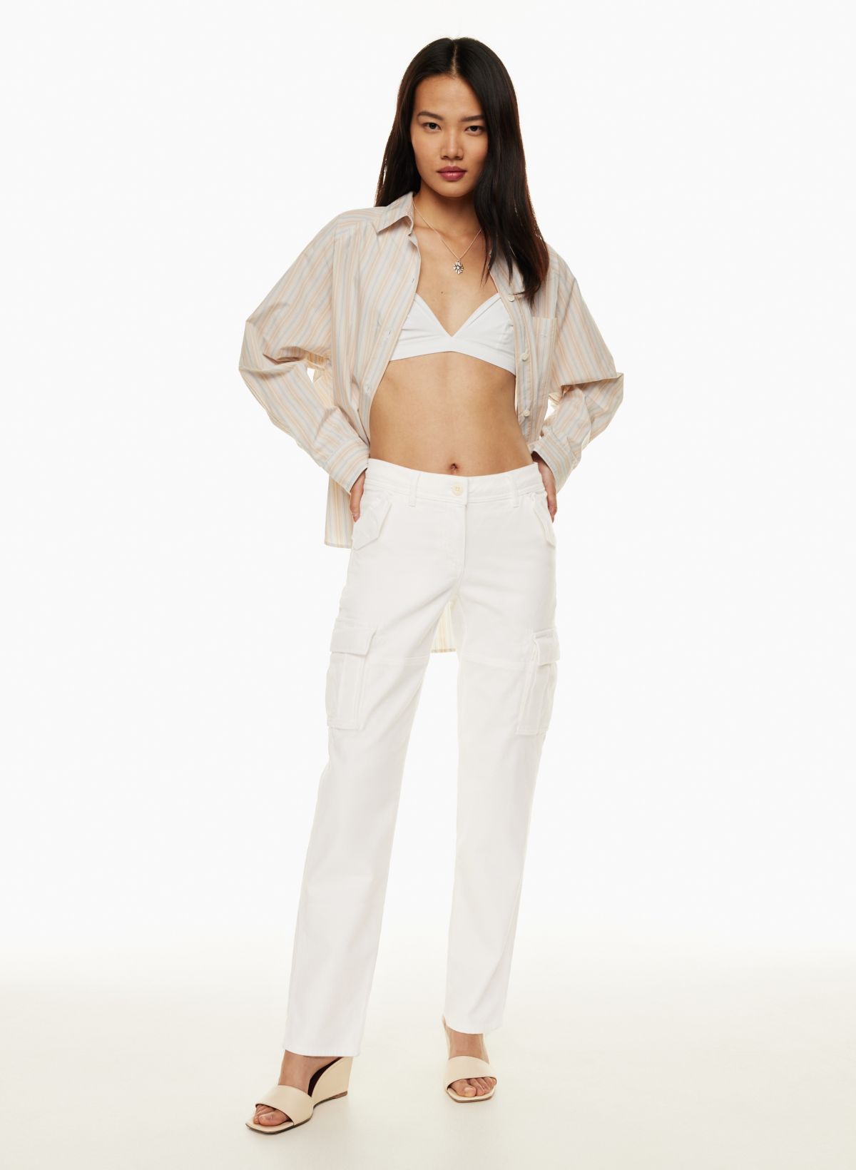 https://aritzia.scene7.com/is/image/Aritzia/s23_07_a06_105440_1275_on_a?wid=1200