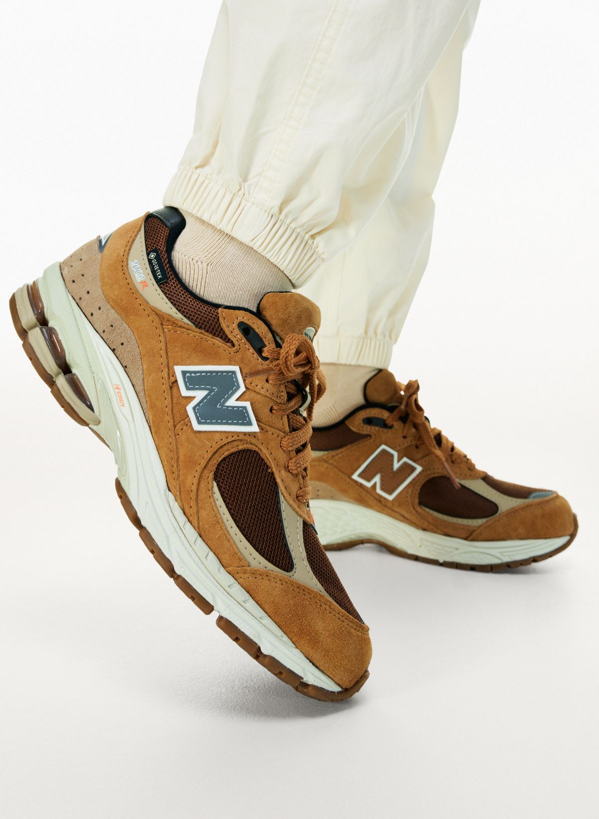 New Balance 2002R PREMIUM | Aritzia CA