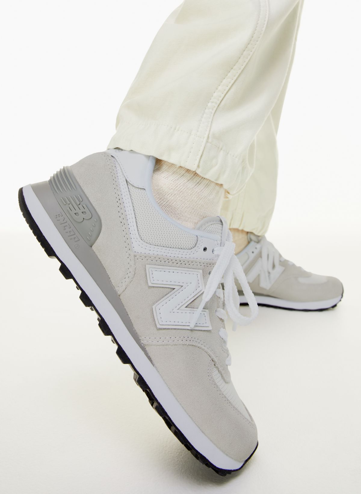 emparedado Fácil puño New Balance 574 | Aritzia US