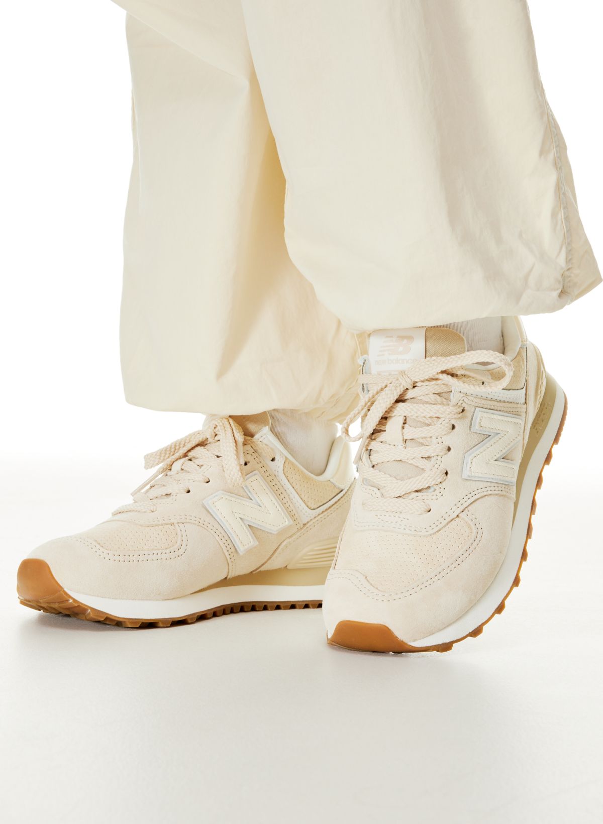 New balance 574 cream 2024 and rose gold trainers