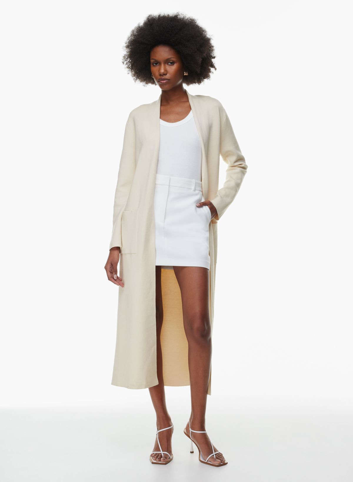 https://aritzia.scene7.com/is/image/Aritzia/s24_01_a03_111761_1564_on_a?wid=1200