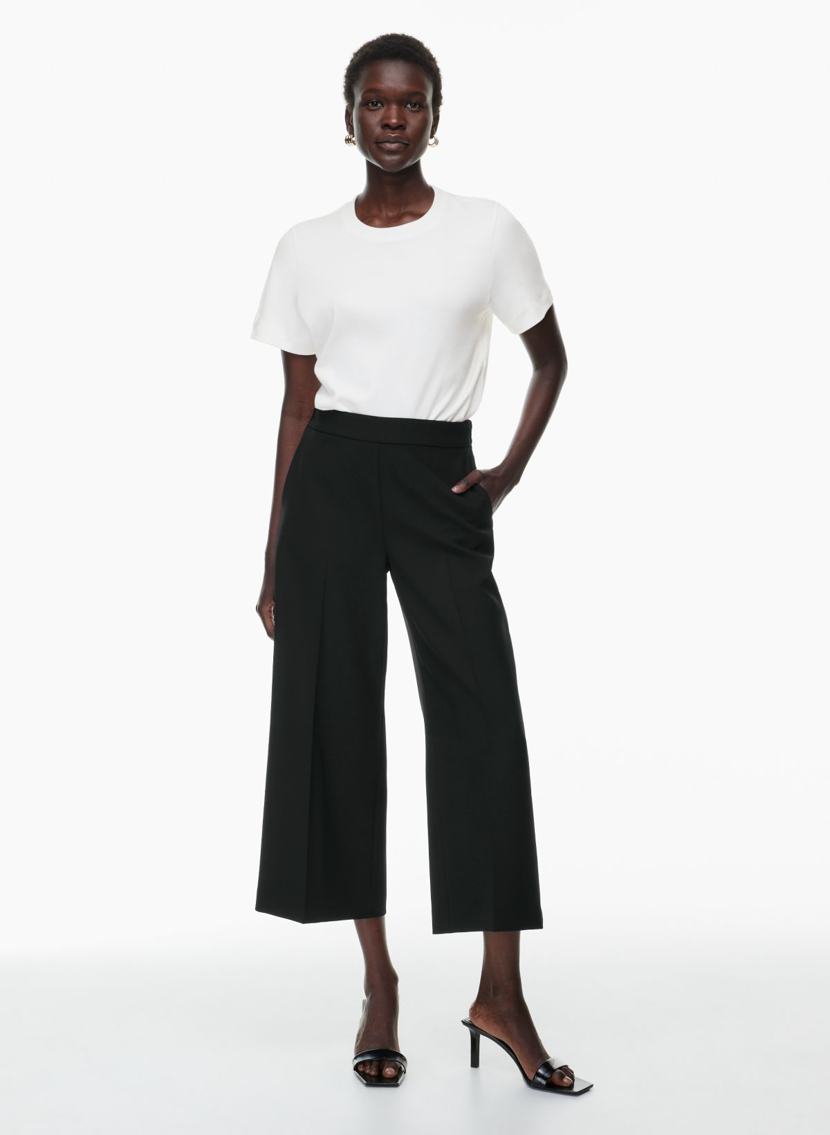 Savvy Solid Capri Pants With Pockets - In Every Story