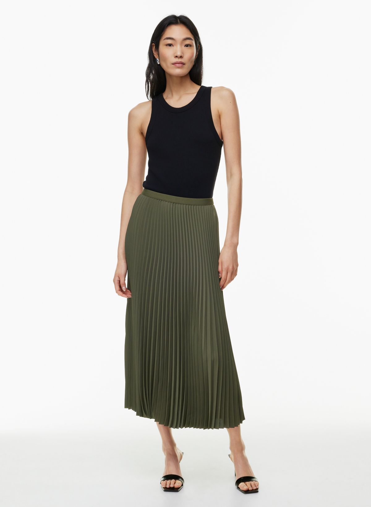 Raw-Cut Hem Flare Mini Skirt in Green