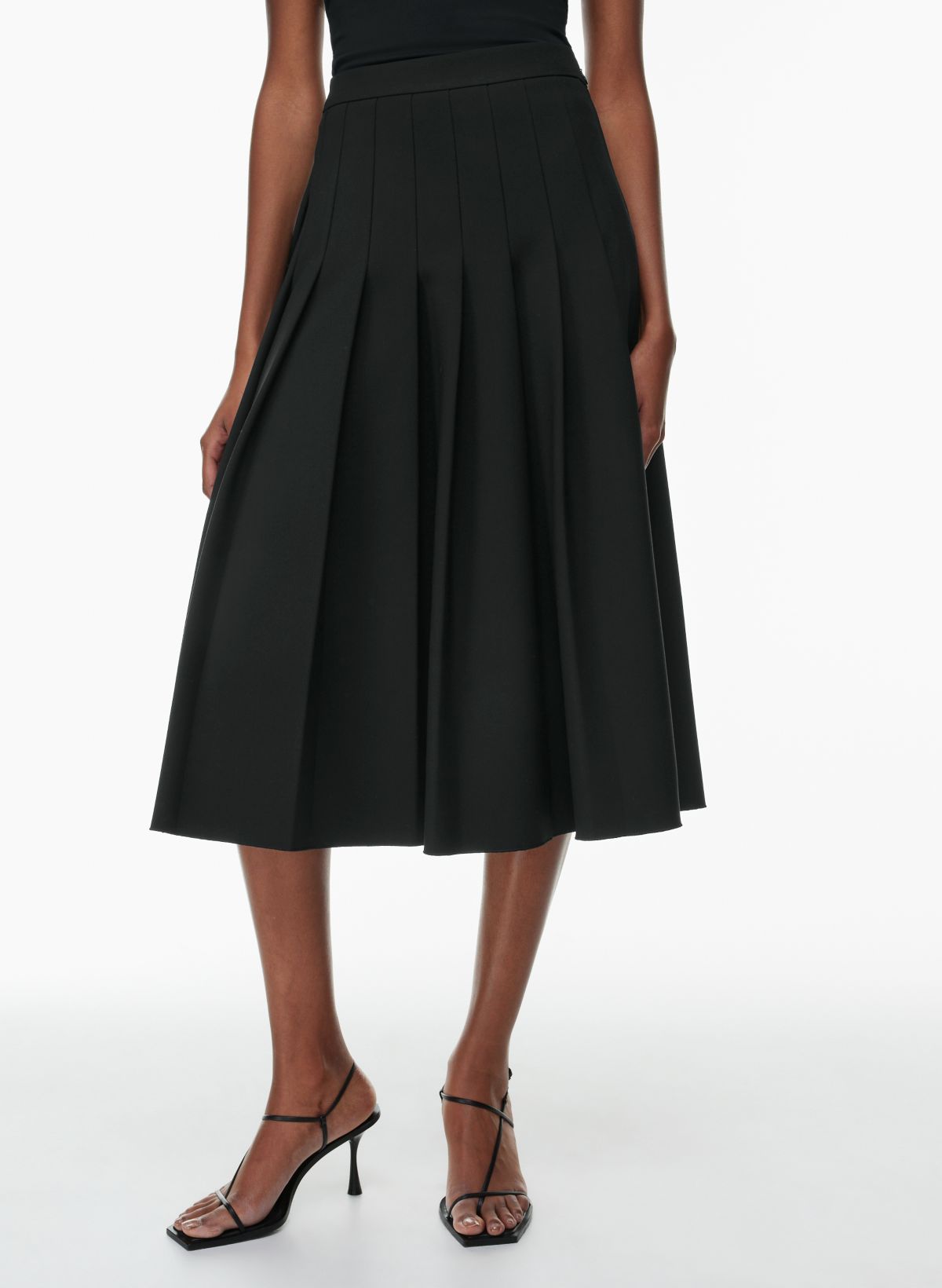 Black pleated skirt clearance aritzia