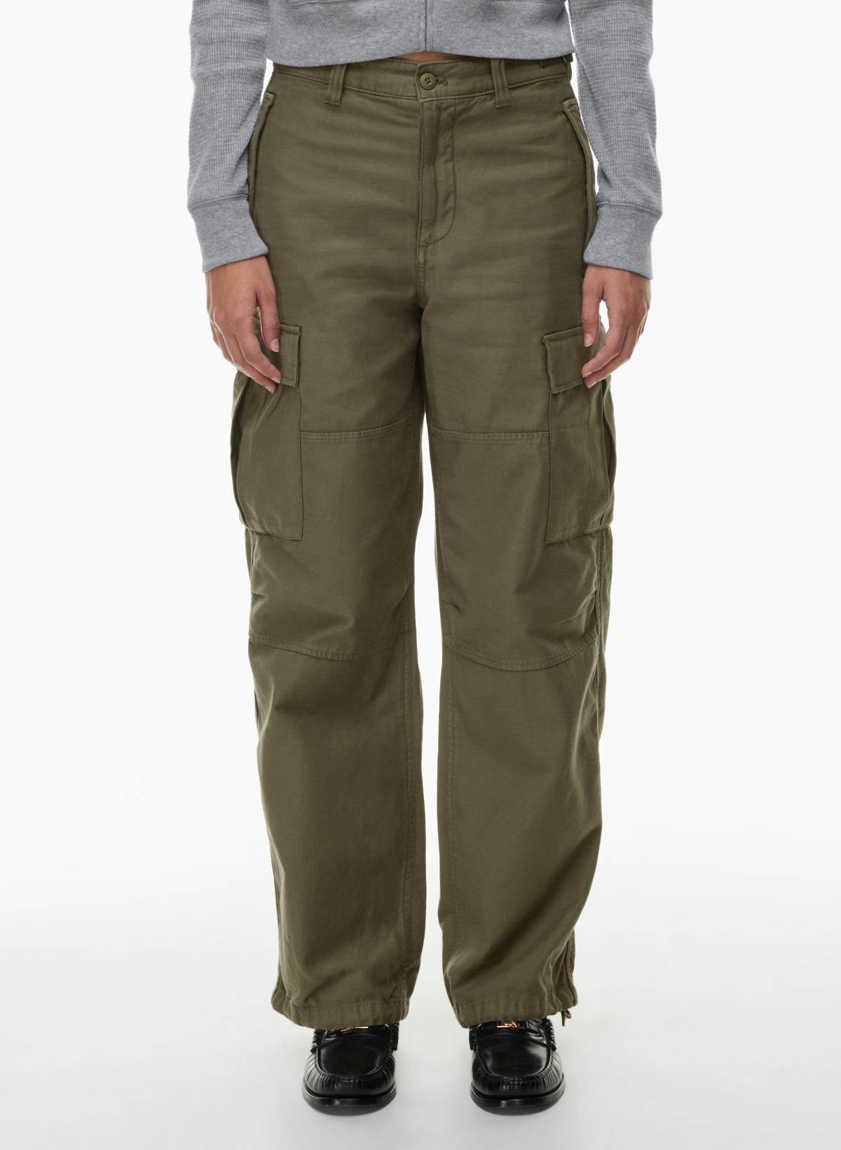 Cargo pocket- Characterized by sporting a large pocket, usually with a flap  and a pleat. Often found on cargo pants. (Noe…