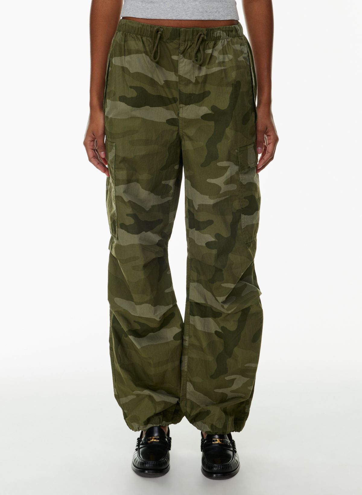 High-Waist Pink Camouflage Jogger Pants with Zipper Details 