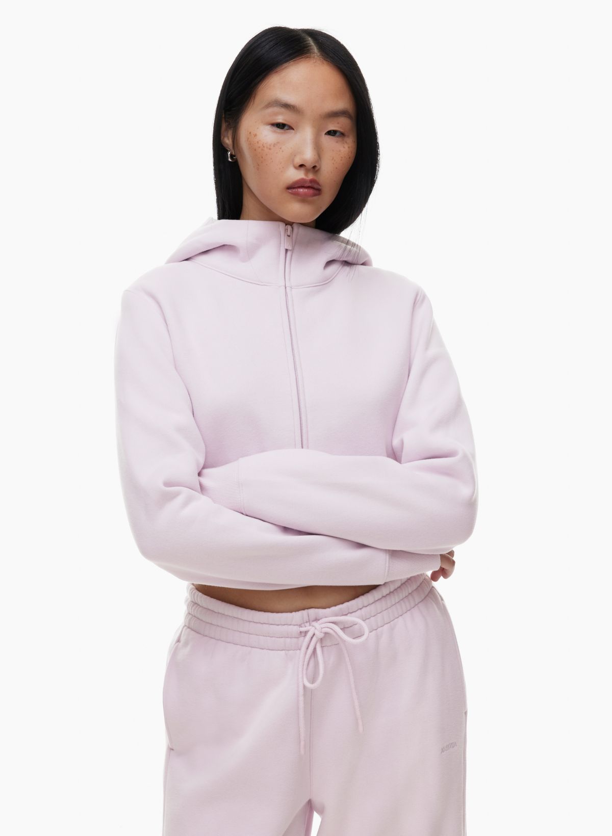 https://aritzia.scene7.com/is/image/Aritzia/s24_99_a03_117849_31040_on_b?wid=1200