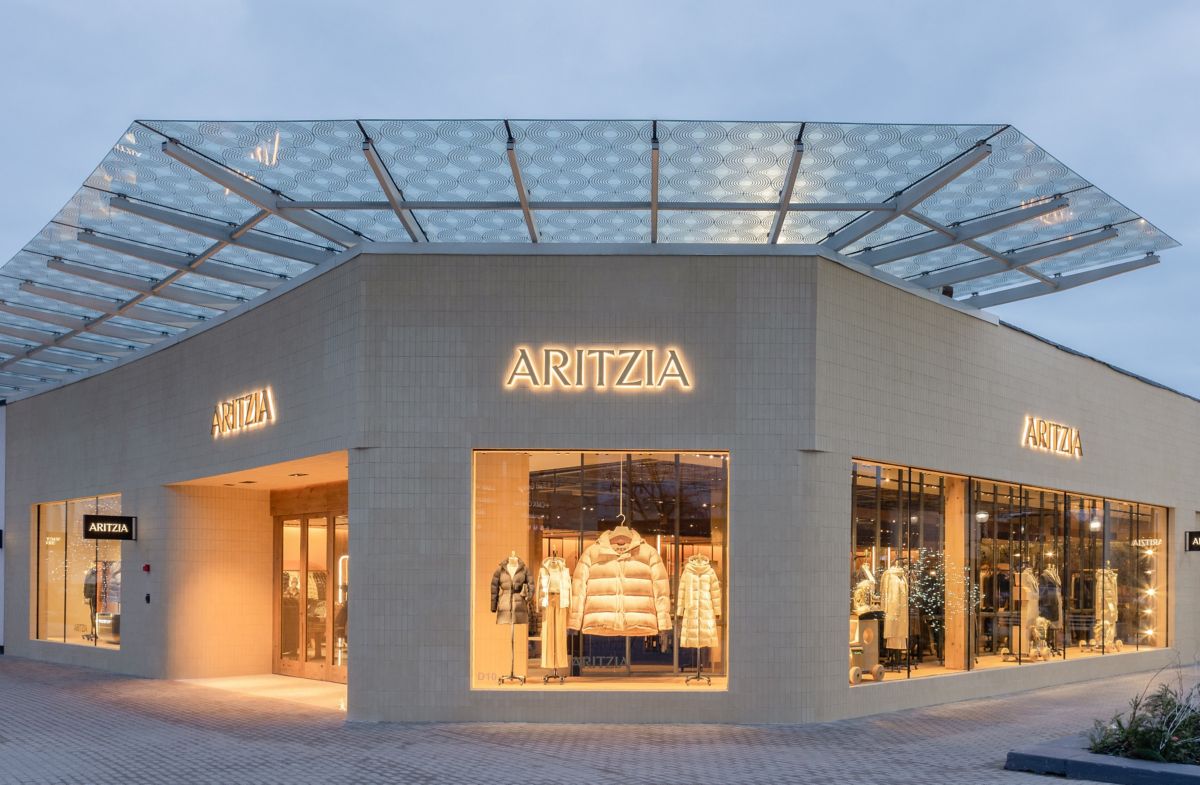 Aritzia shop