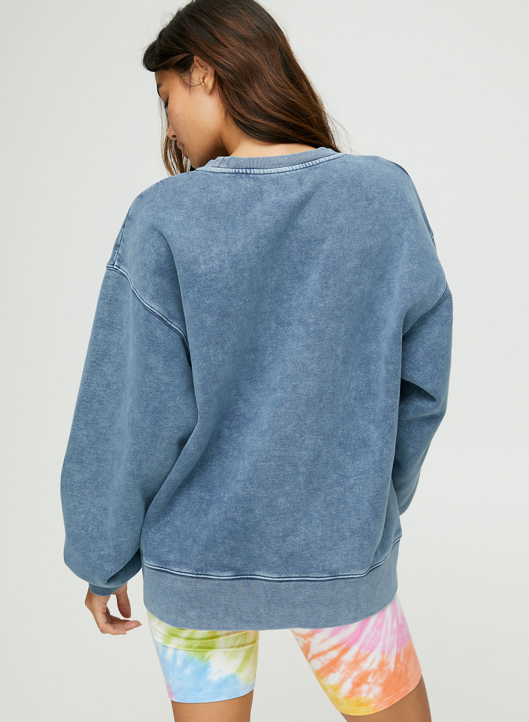 Tna THE OVERSIZED CREW | Aritzia US