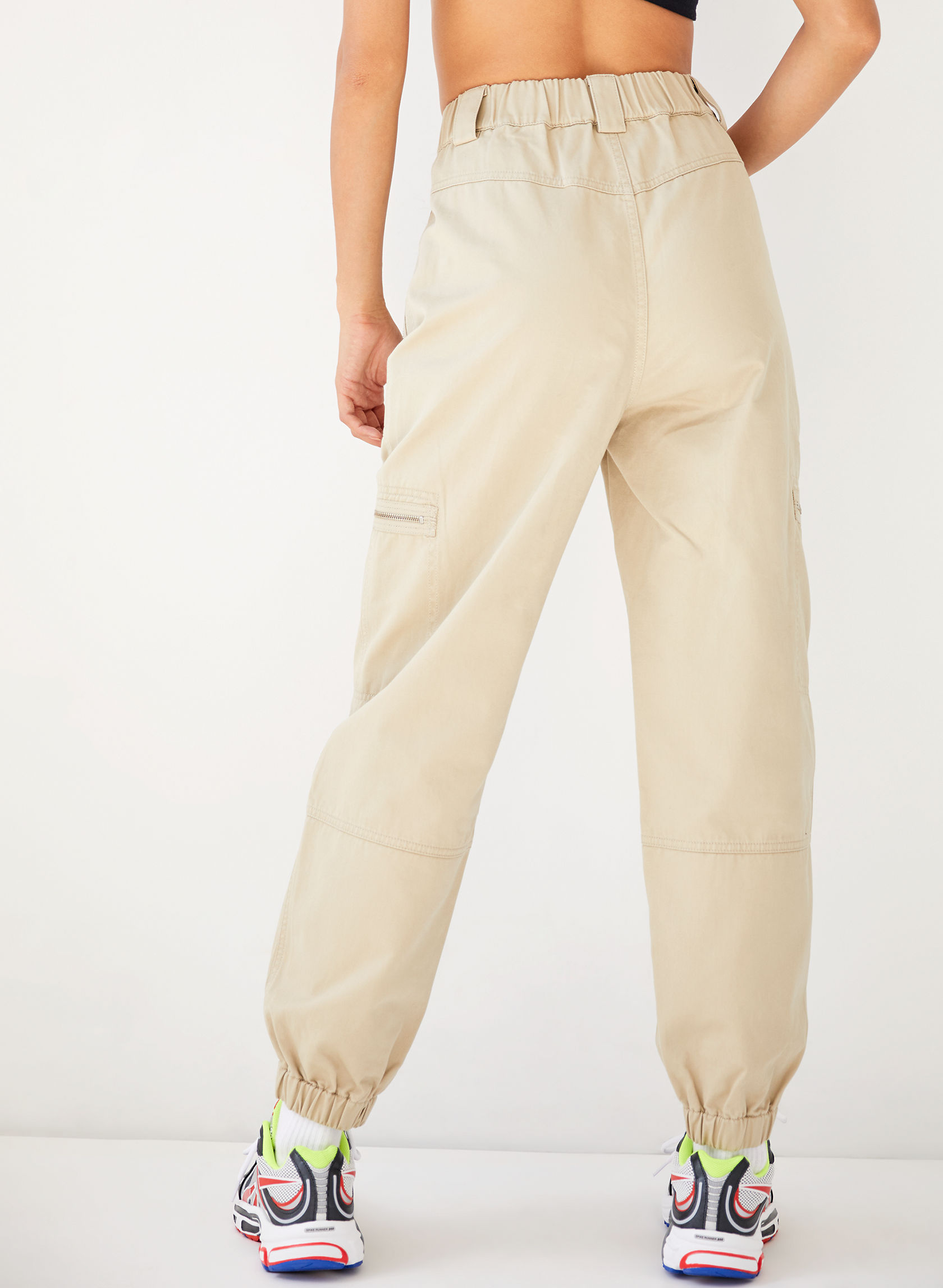 aritzia tna joggers