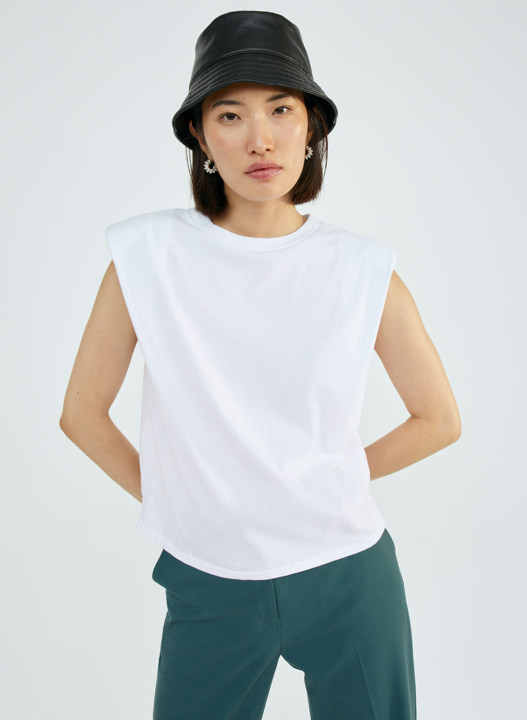 aritzia shoulder pad t shirt