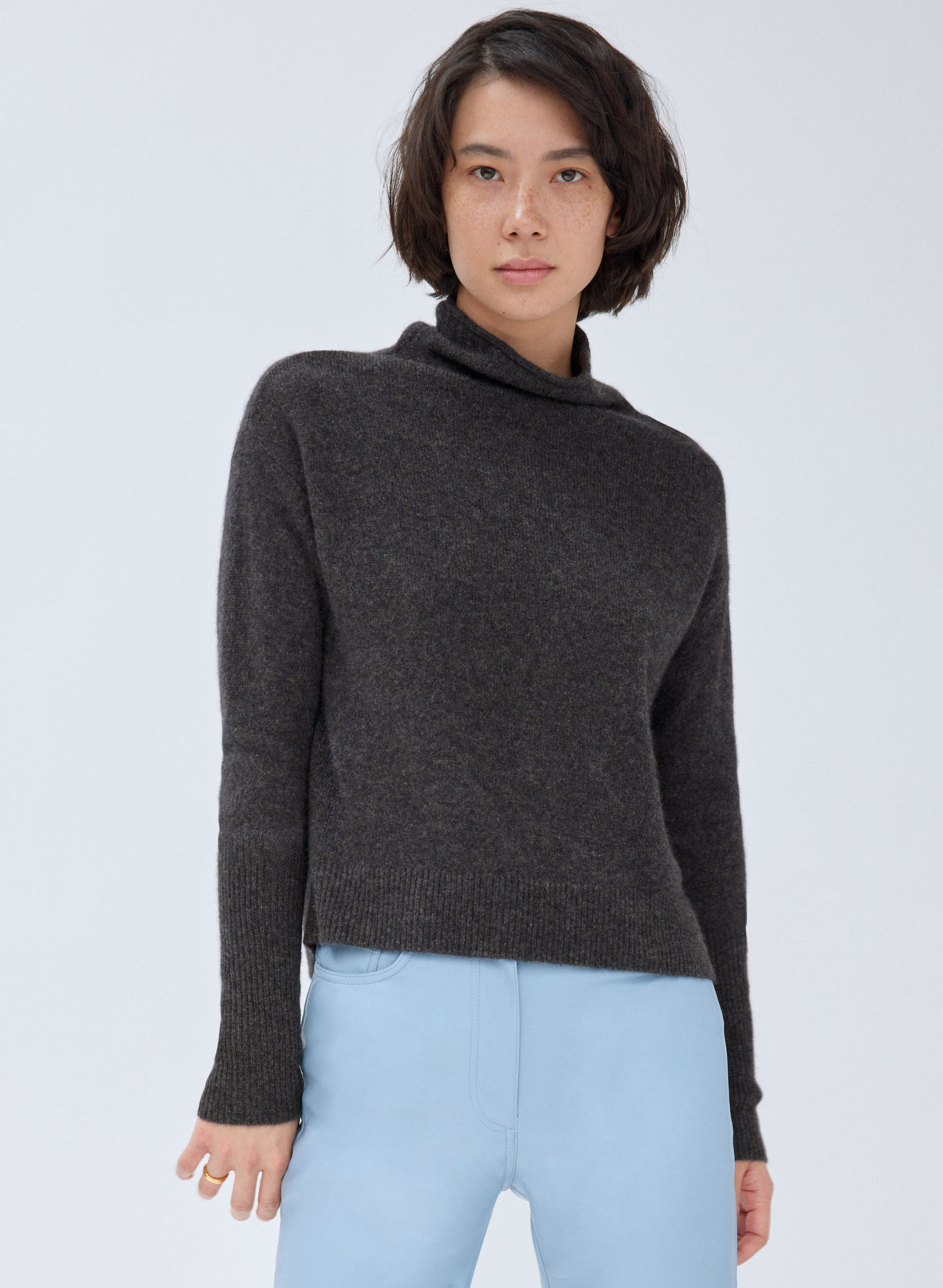 Wilfred CYPRIE CASHMERE SWEATER | Aritzia US