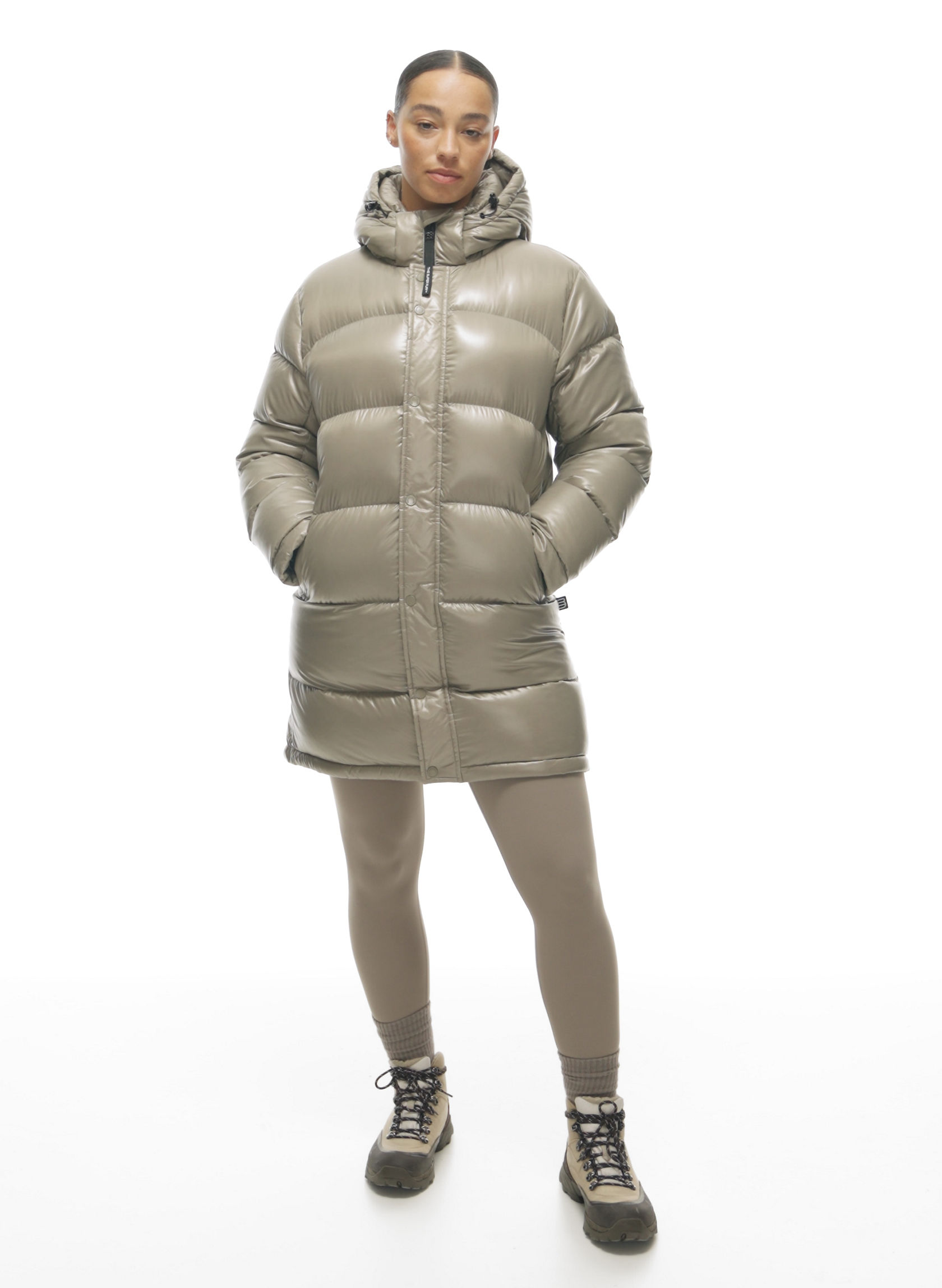 THE SUPER PUFF™ MID - Mid-length goose down puffer jacket made with Hi-Gloss fabric from France