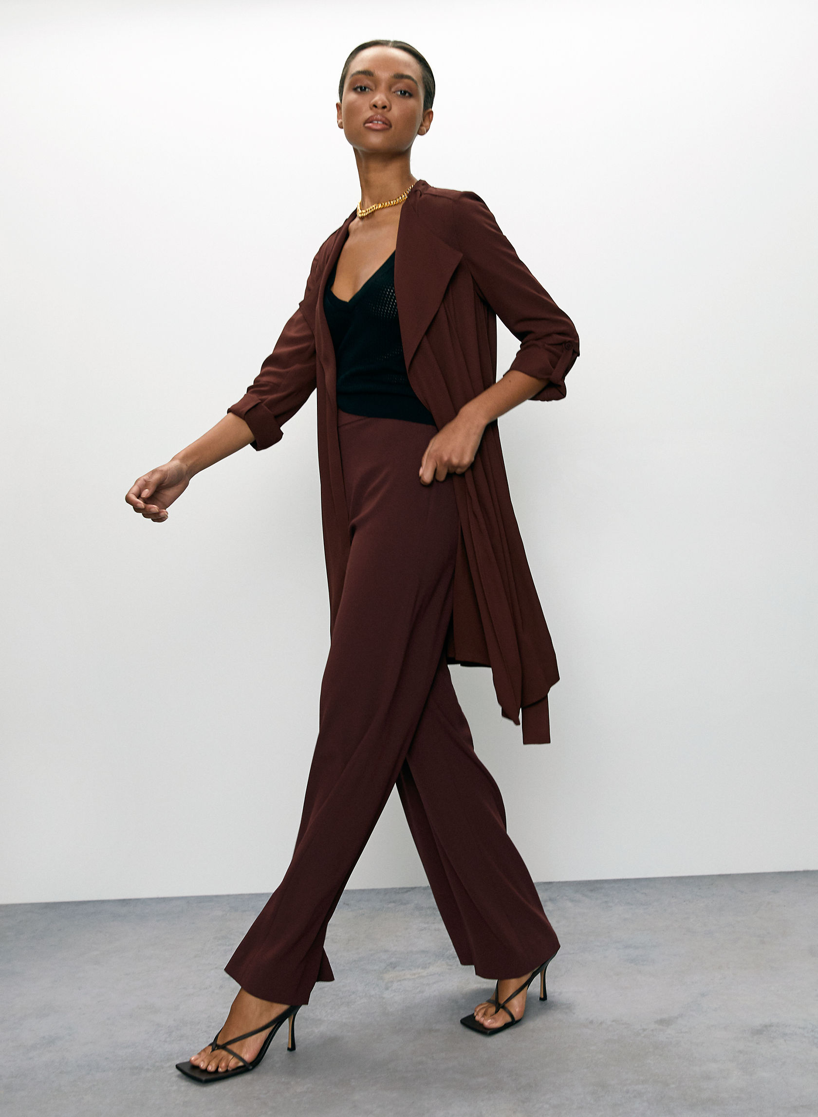 aritzia flowy trench