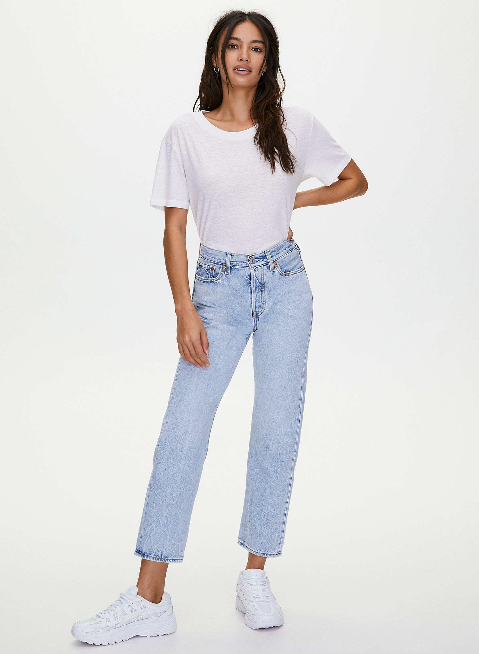 aritzia levi's wedgie straight