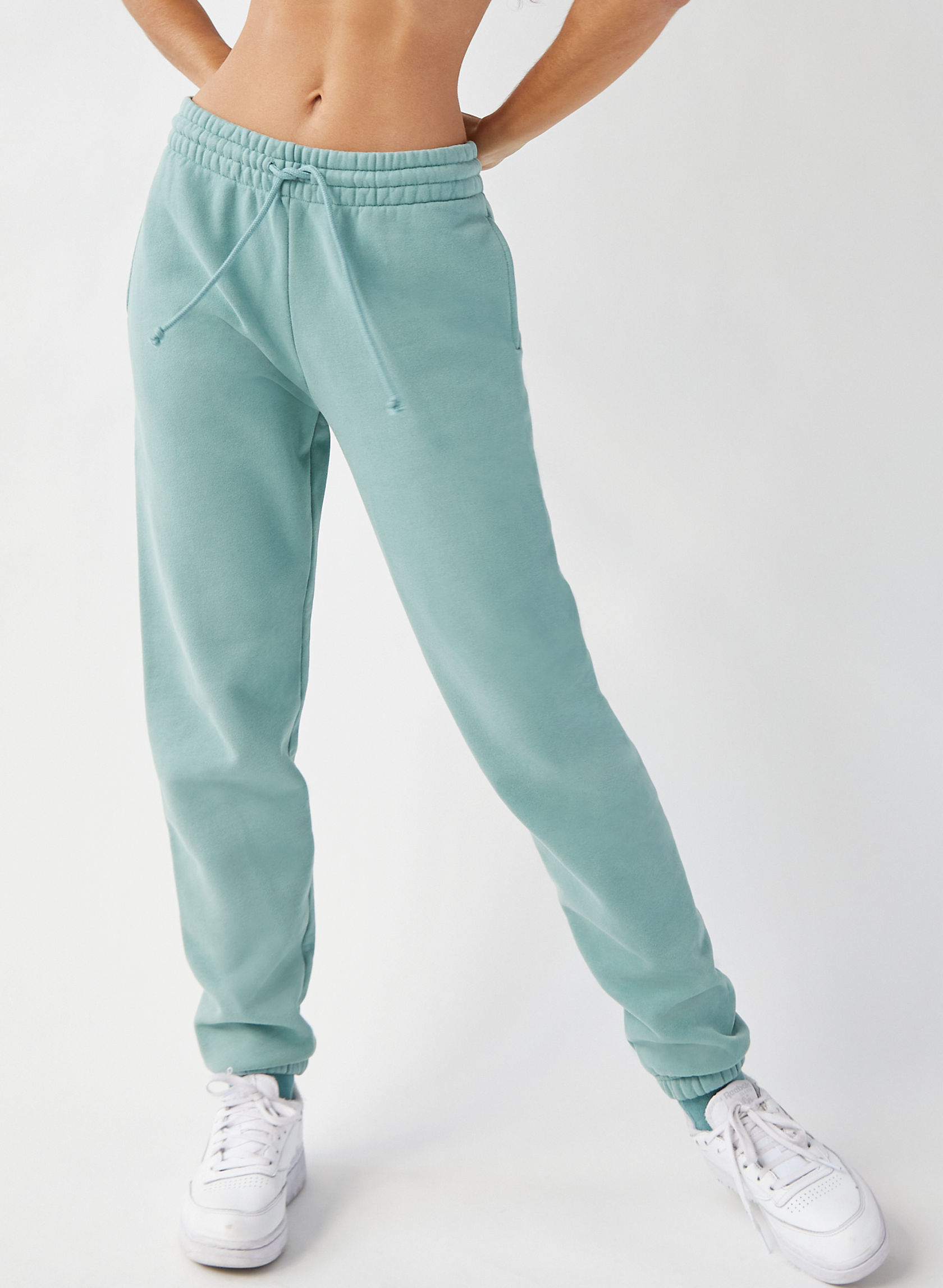 aritzia sweatpant